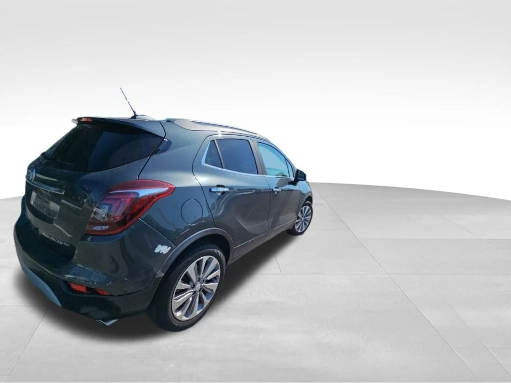 Used 2018 Gray Buick Preferred image 7