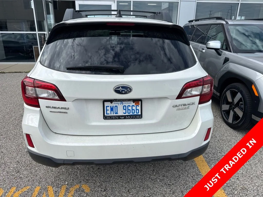Used 2016 White Subaru 2.5i Premium image 5