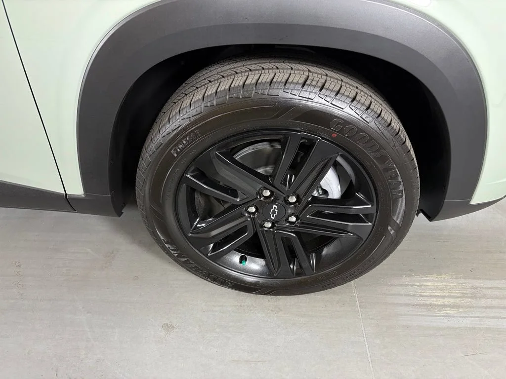 New 2026 Cacti Green Chevrolet ACTIV image 12