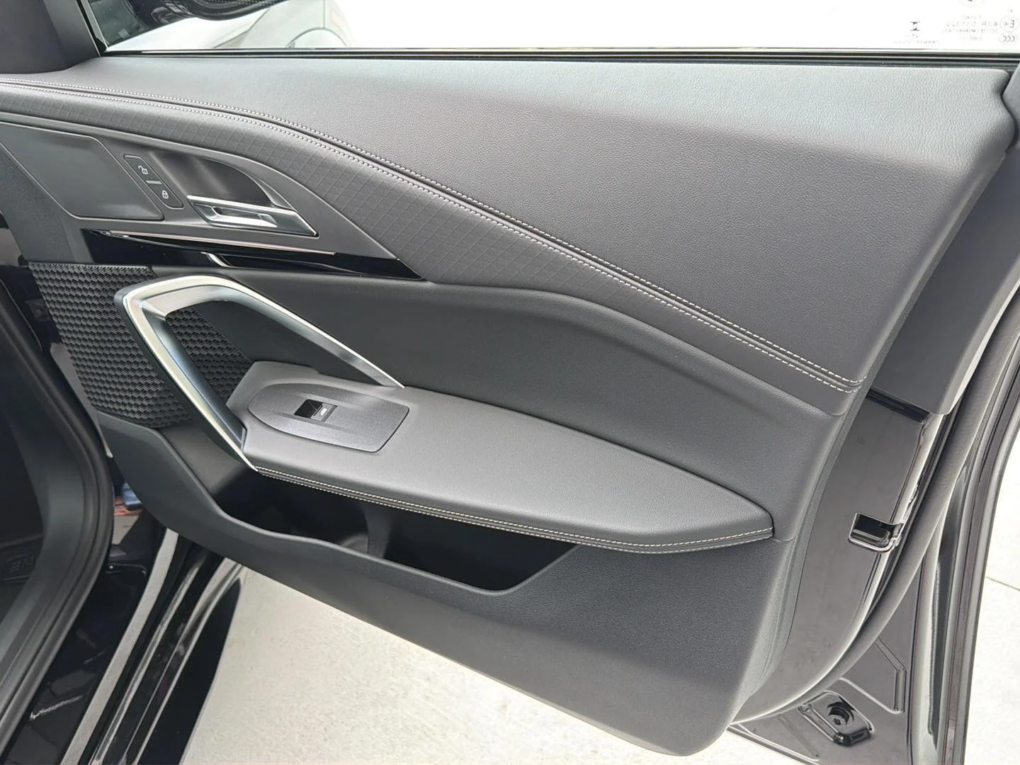 New 2026 Black Sapphire Metallic BMW xDrive28i image 14