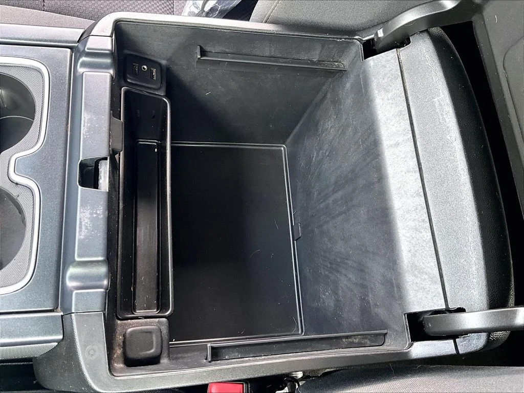 Used 2018 Black Chevrolet LT image 32
