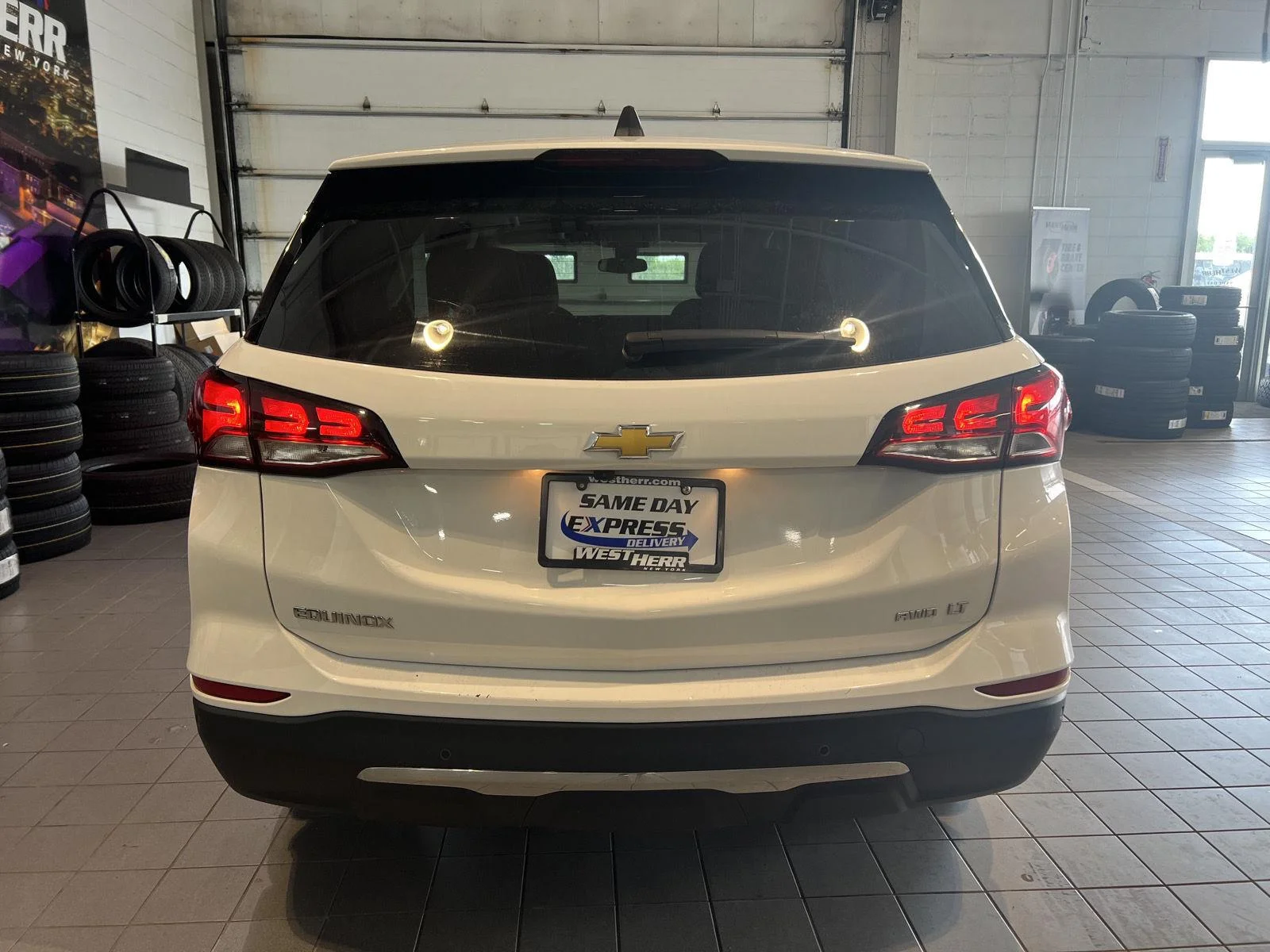 Used 2023 SUMMIT WHITE Chevrolet LT image 8