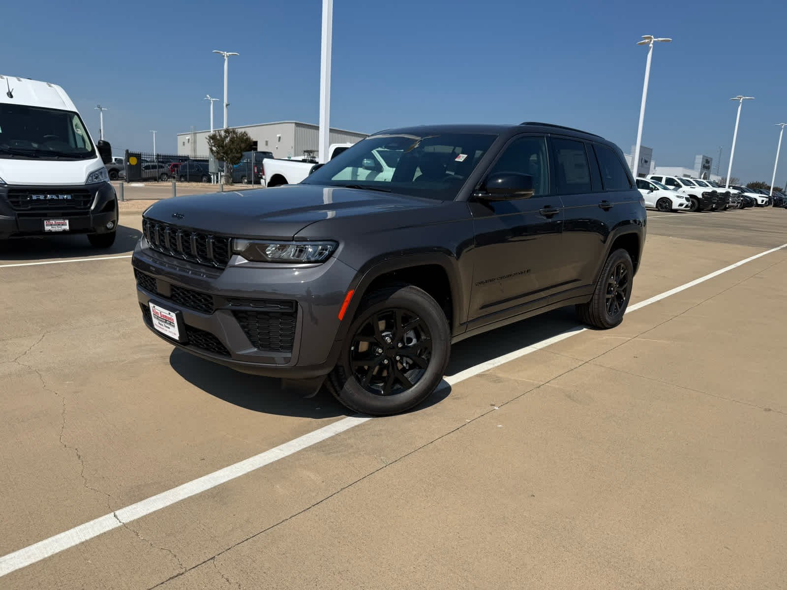 New 2026 Baltic Gray Metallic Clear-Coat Exterior Paint Jeep Laredo Altitude image 2