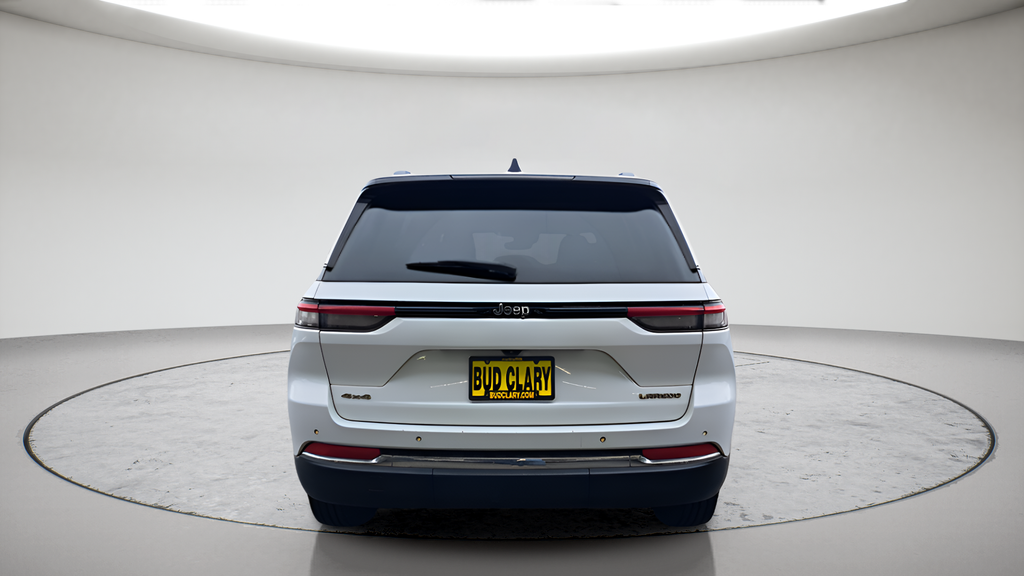 Used 2023 White Jeep Laredo image 4