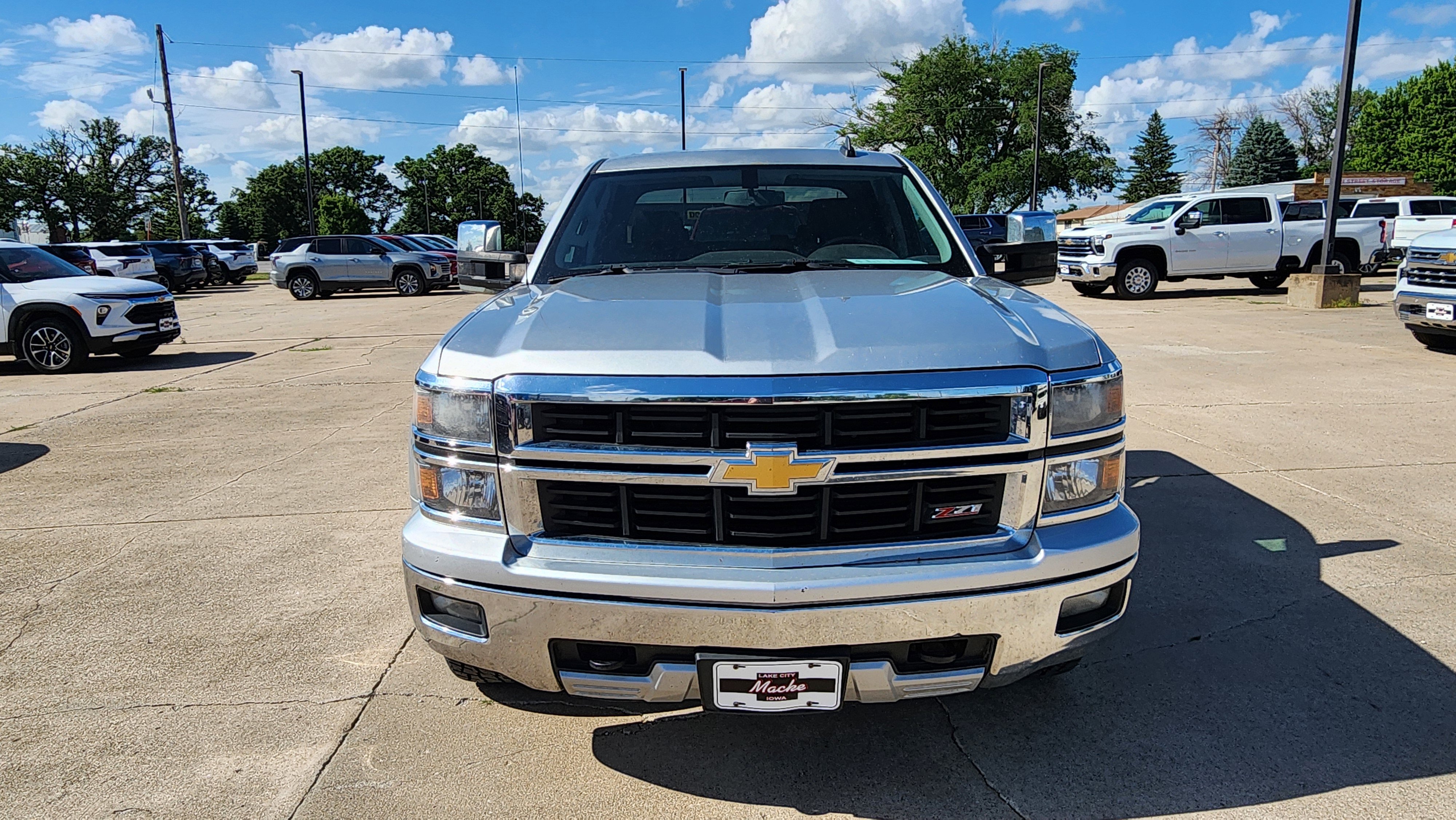 Used 2015 Chevrolet Silverado 1500 LT with VIN 3GCUKREC7FG183792 for sale in Lake City, IA