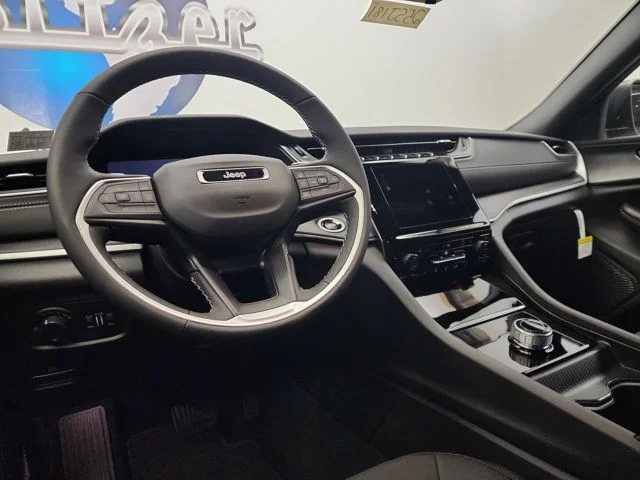 2025 Jeep Grand Cherokee L Laredo - Photo 18