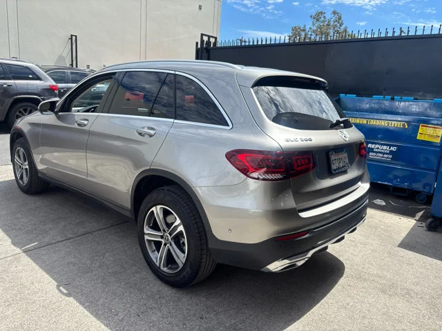 Used 2021 Silver Mercedes-Benz GLC 300 image 6