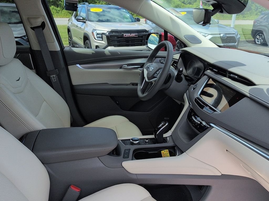 Used 2025 Red Cadillac Premium Luxury image 7