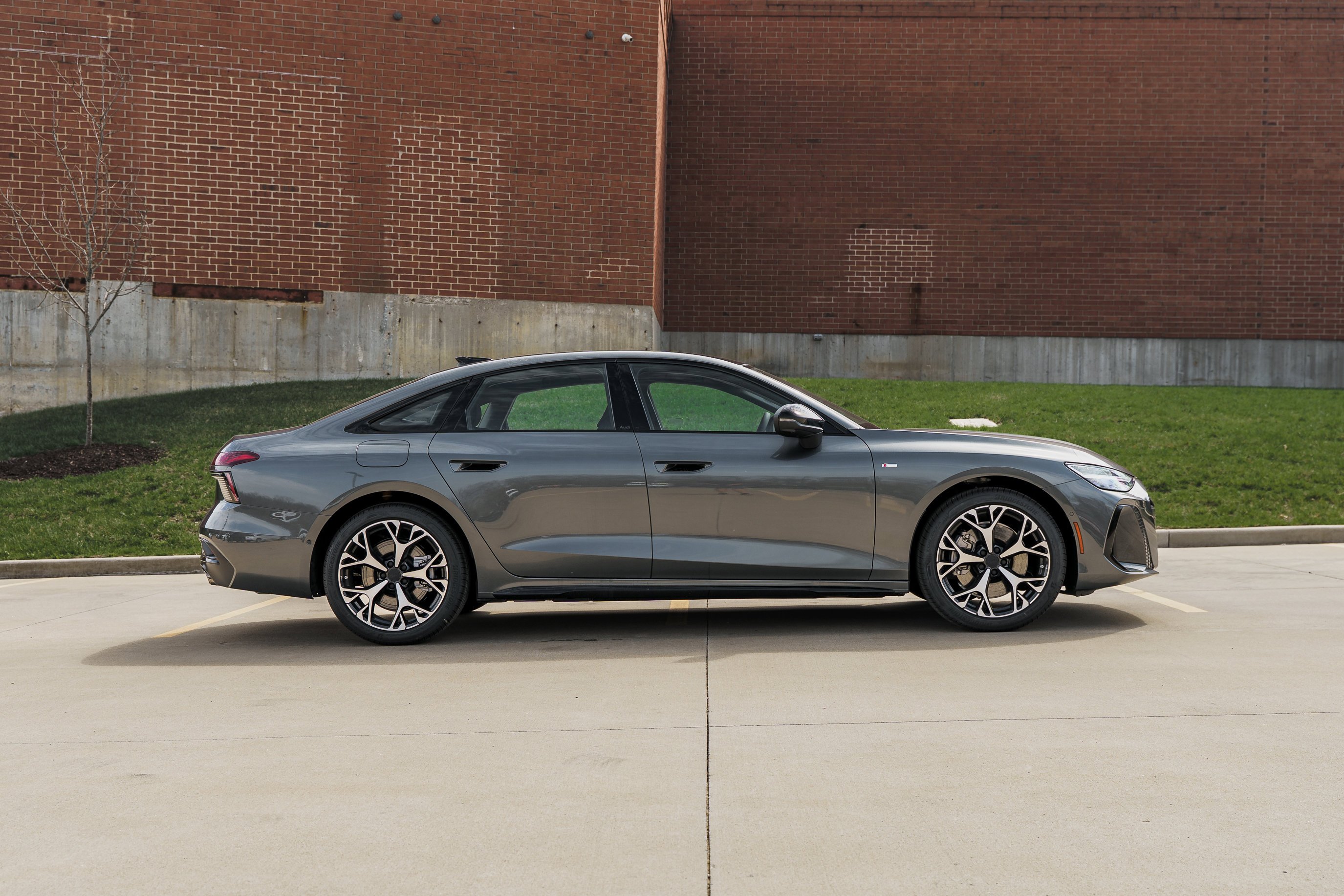 New 2026 Daytona Gray Pearl Effect Audi Premium Plus image 3