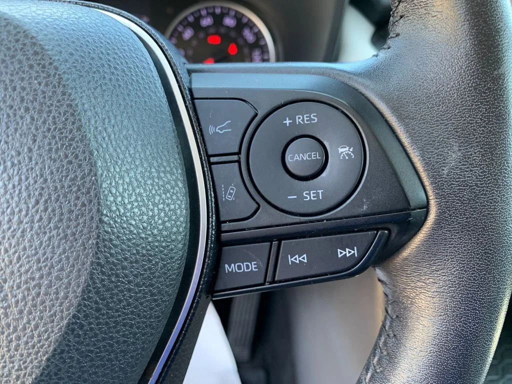 Used 2021 Gray Toyota XLE Premium image 29
