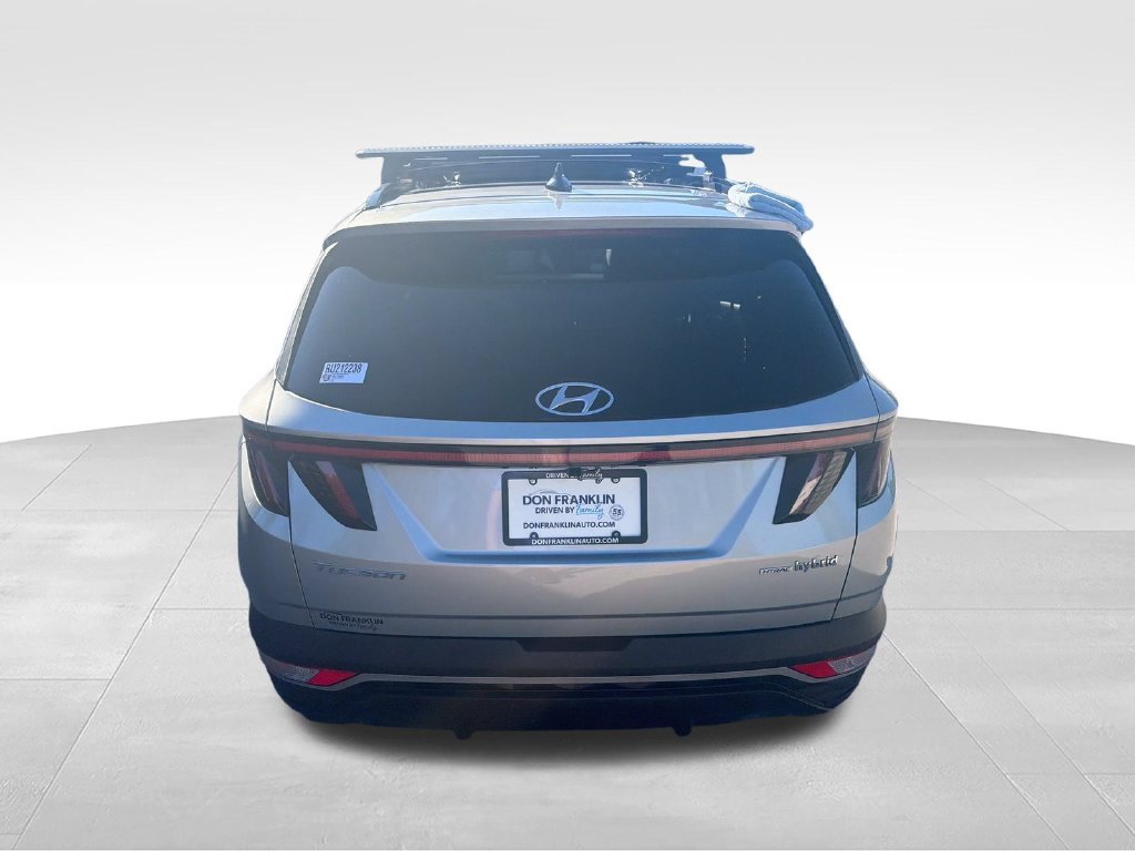 Used 2024 Silver Hyundai SEL Convenience image 4
