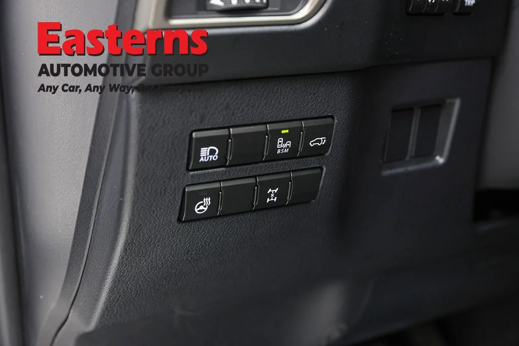 Used 2019 White Lexus 300 Base image 23