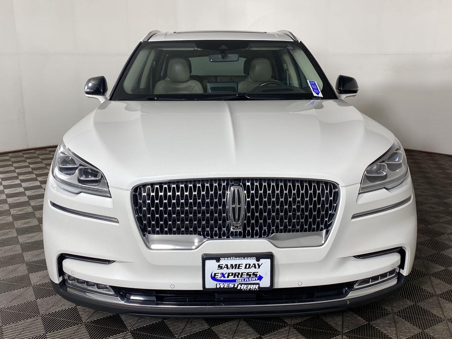 Used 2020 Pristine White Metallic Tri-Coat Lincoln Reserve image 8