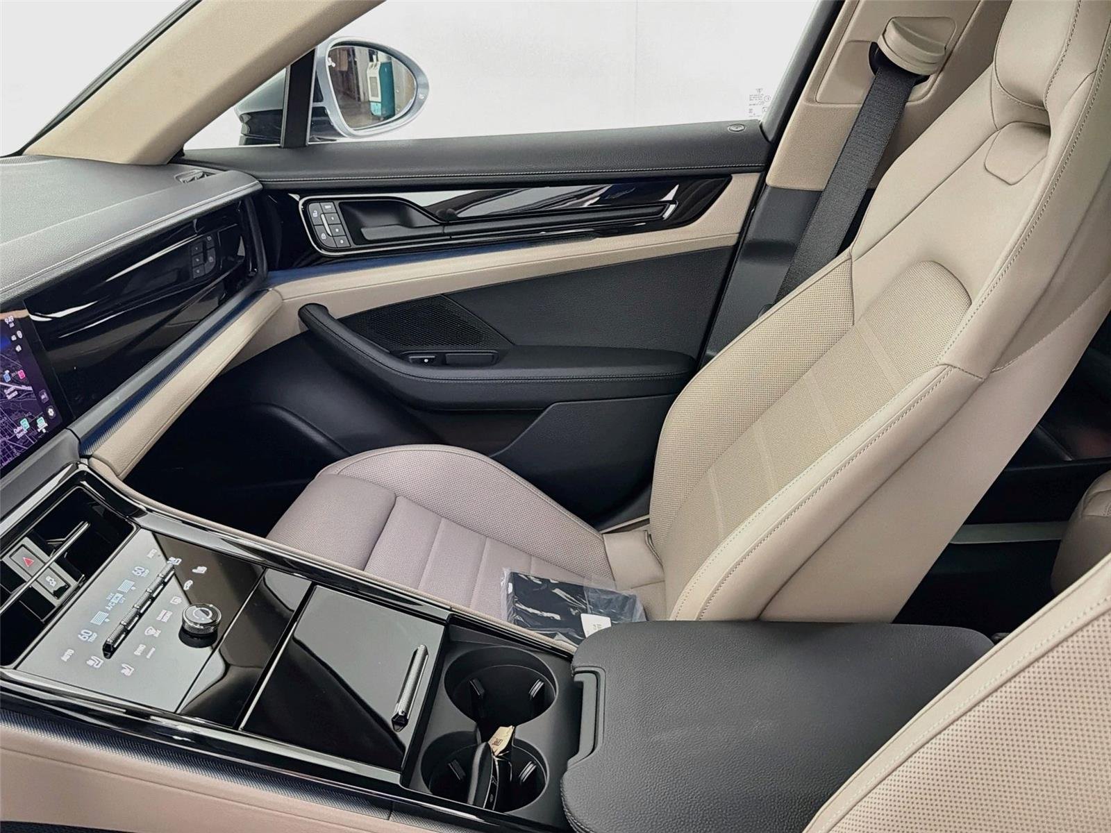 New 2026 Dolomite Silver Metallic Porsche  image 30