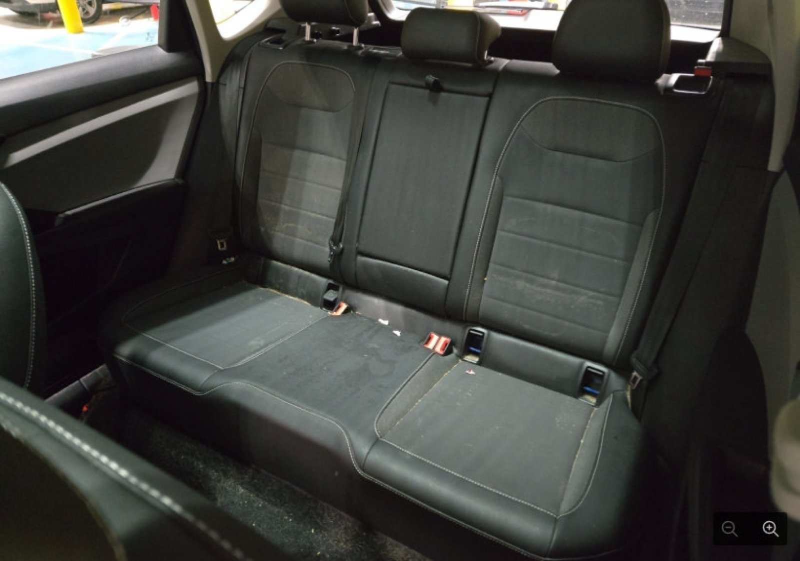 Used 2022 Cornflower Blue Volkswagen SE image 9