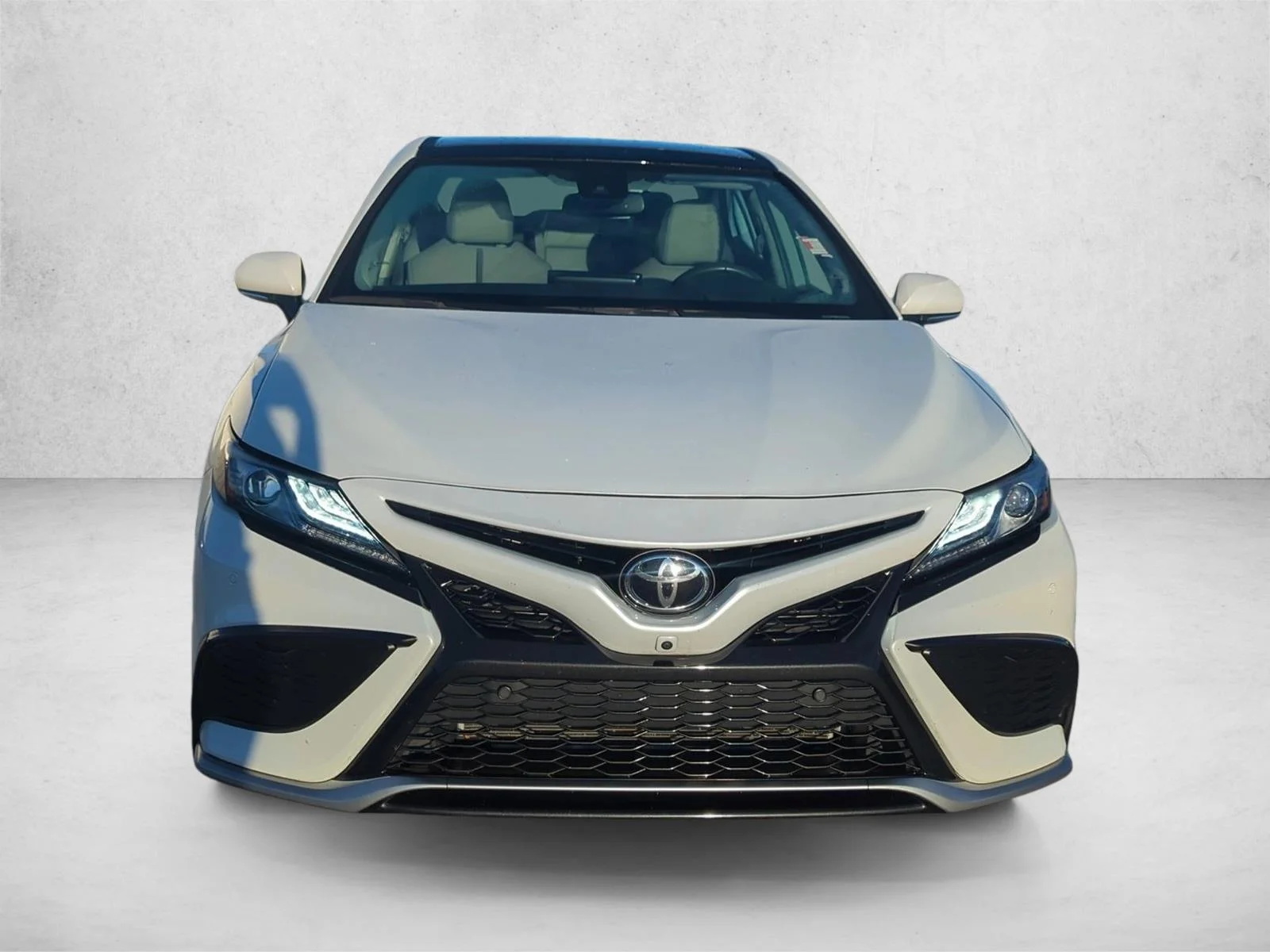 Used 2021 Wind Chill Pearl Toyota XSE image 2