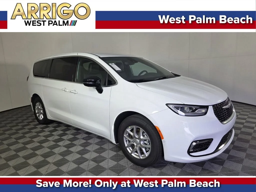 2026 Chrysler Pacifica Select's photo