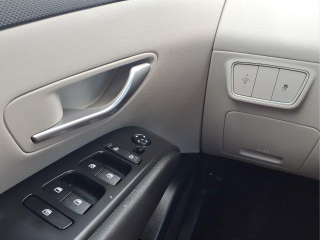 Used 2022 Quartz White Hyundai SEL image 24