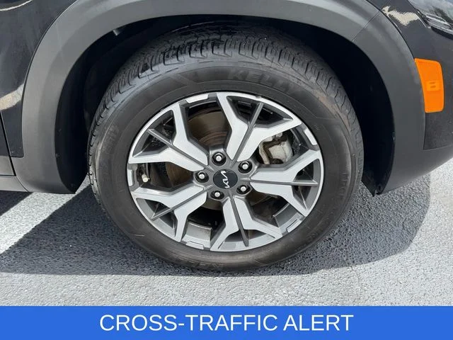Used 2023 Black Kia EX image 19