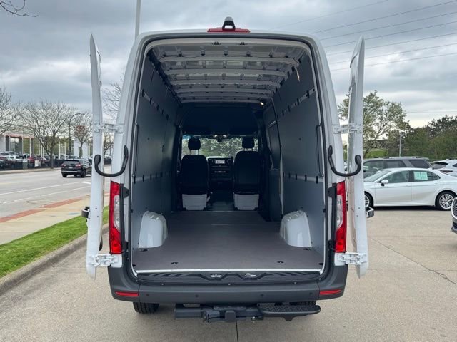 New 2026 Arctic White Mercedes-Benz Cargo 170 WB image 17
