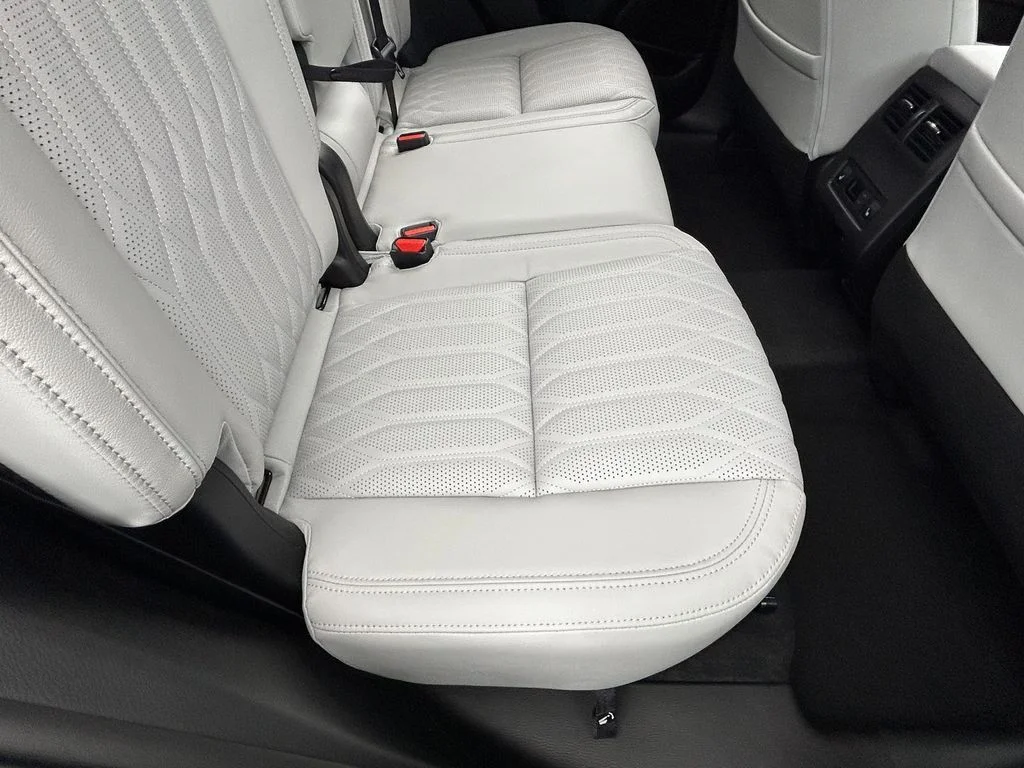 New 2026 Gray Mitsubishi SEL image 36