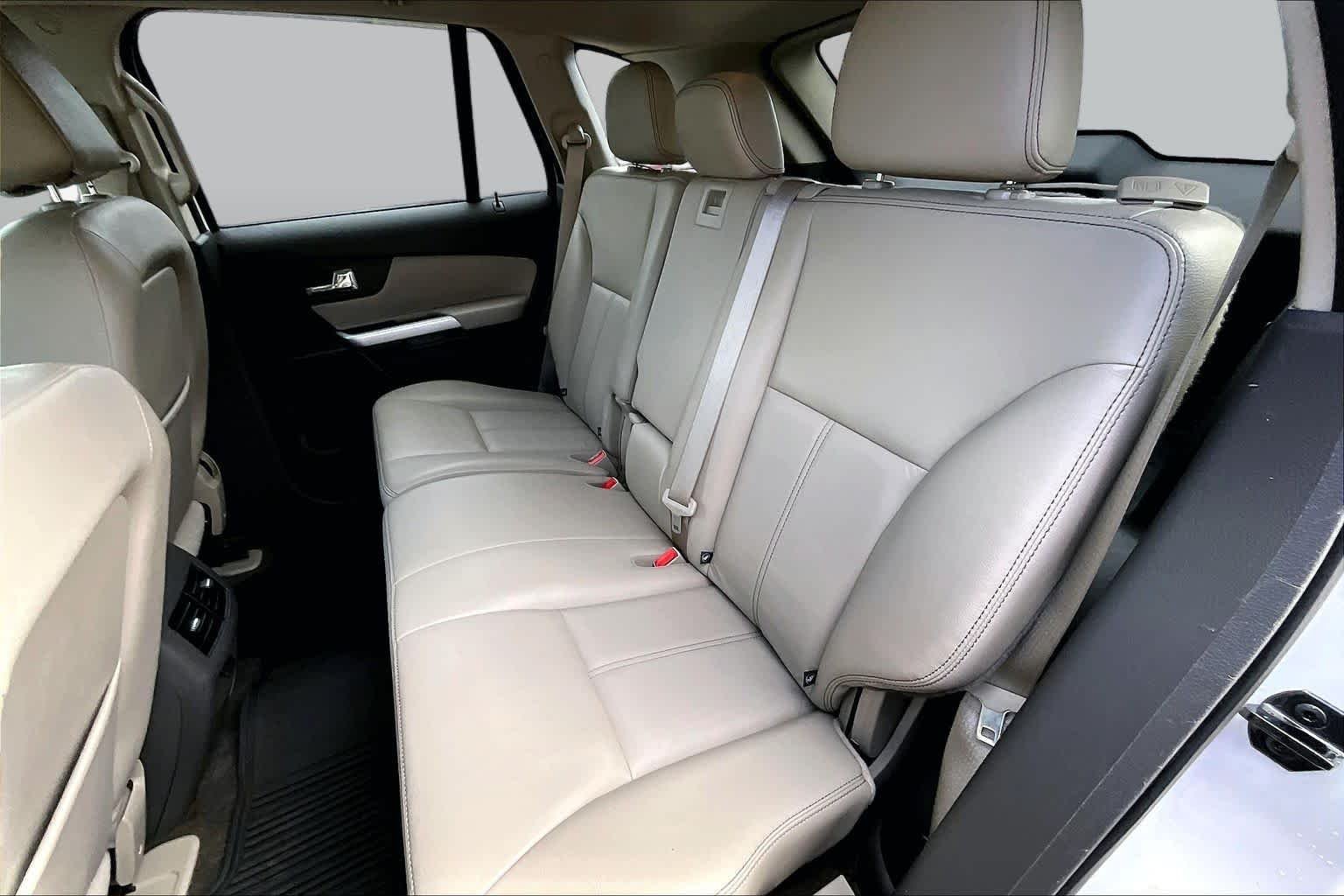 Used 2013 White Platinum Metallic Tri-Coat Ford SEL image 23
