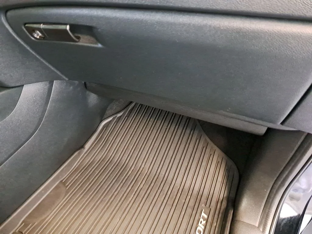 Used 2023 Beige Honda EX-L image 35