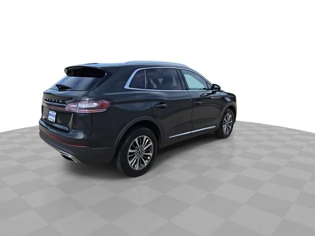 Certified Used 2022 Green Clearcoat Metallic Lincoln Standard image 8
