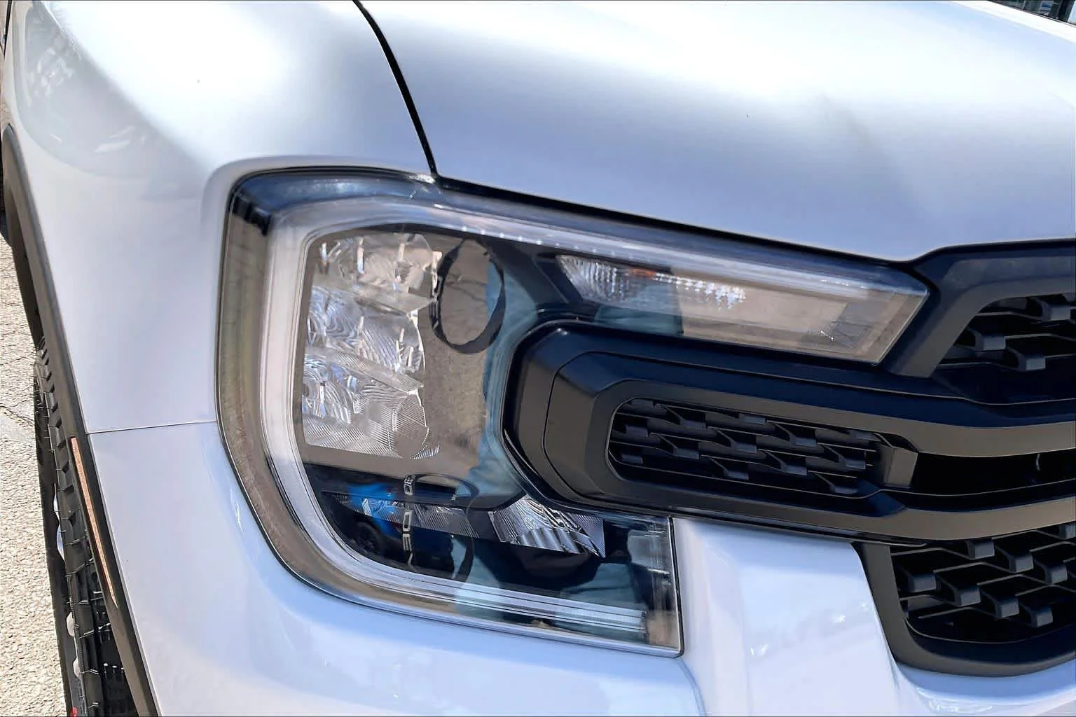New 2026 Oxford White Ford XL image 13