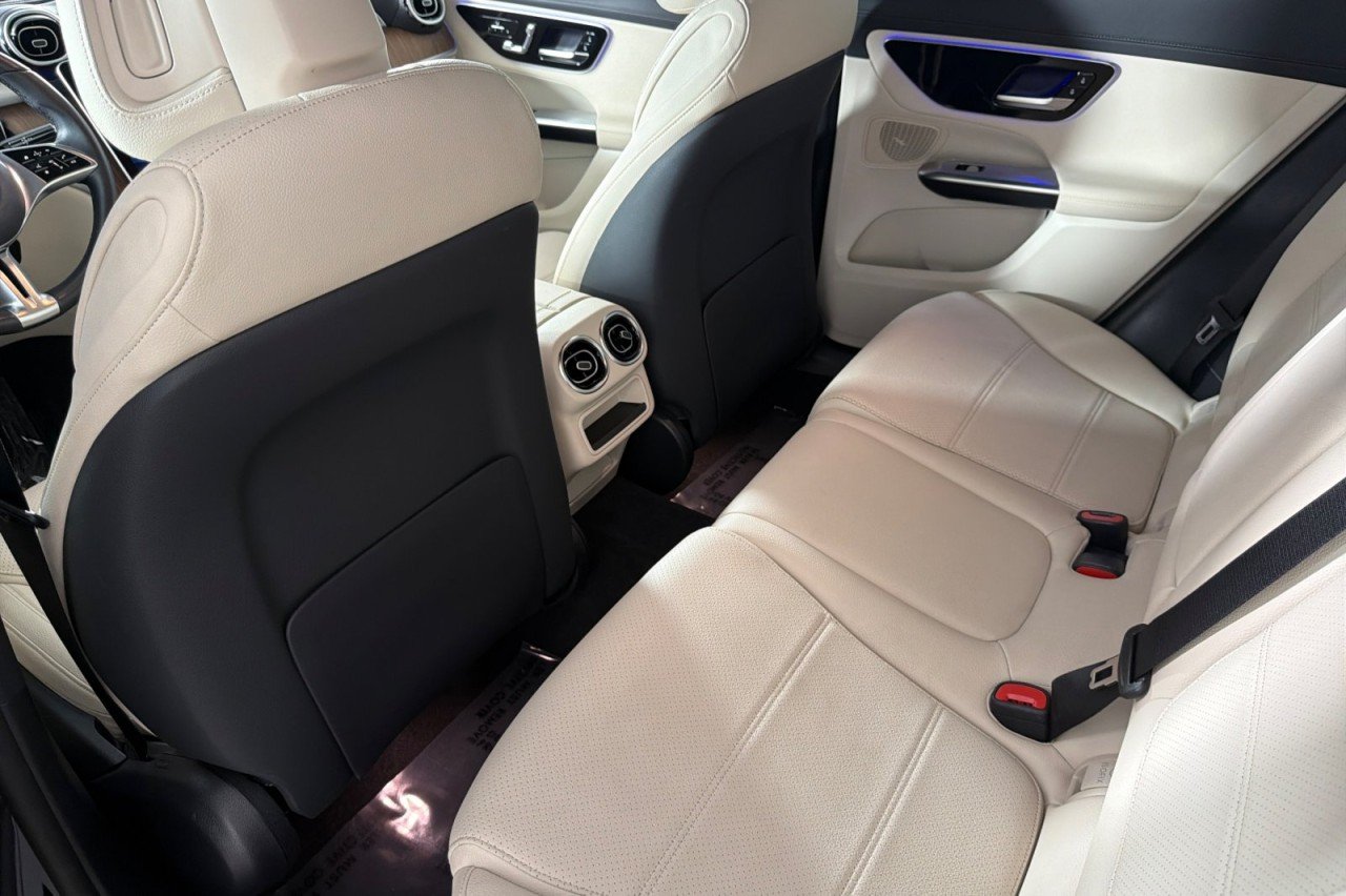 Certified Used 2024 Black Mercedes-Benz GLC 300 image 11