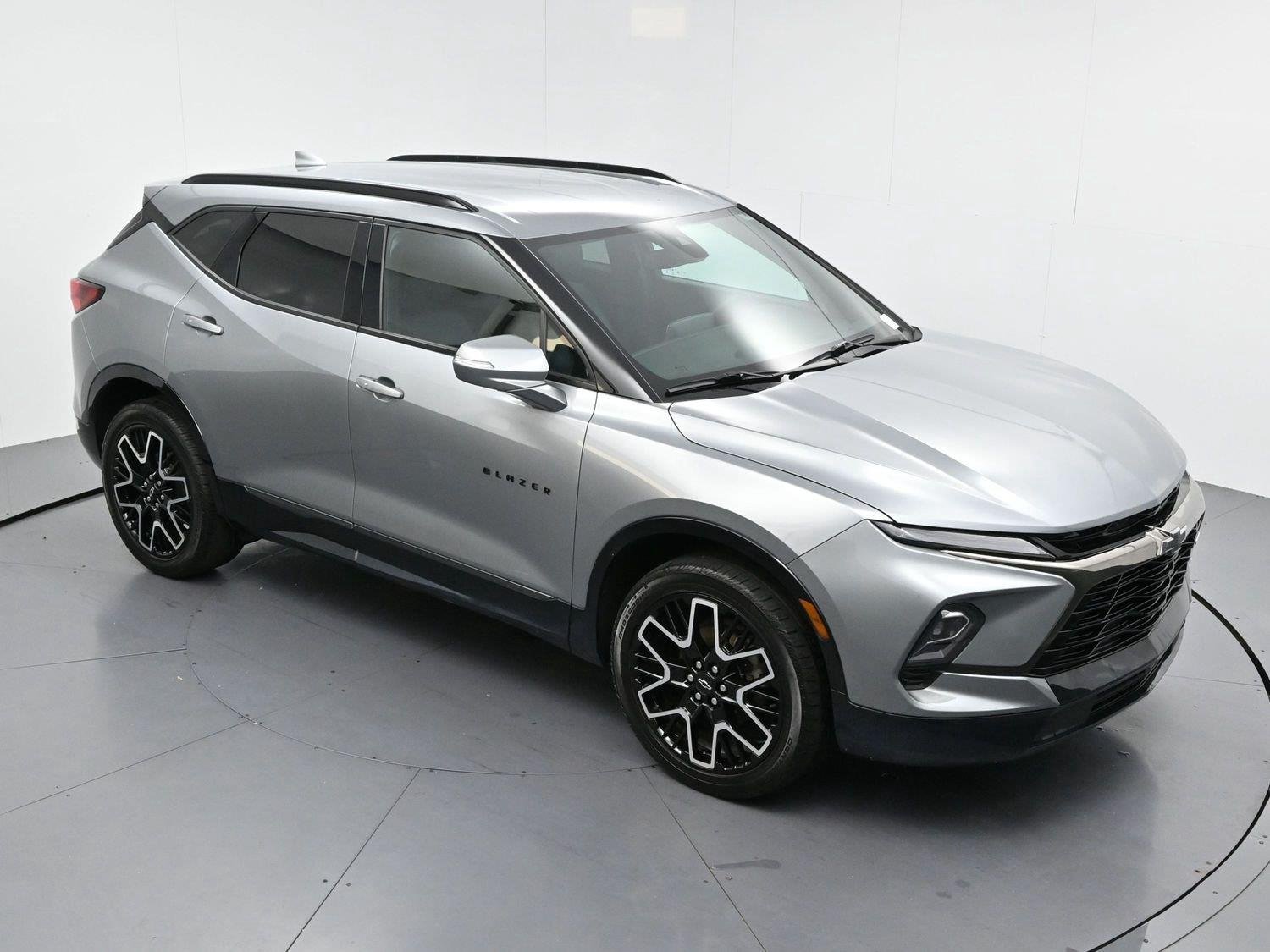 Used 2024 Sterling Gray Metallic Chevrolet RS image 36