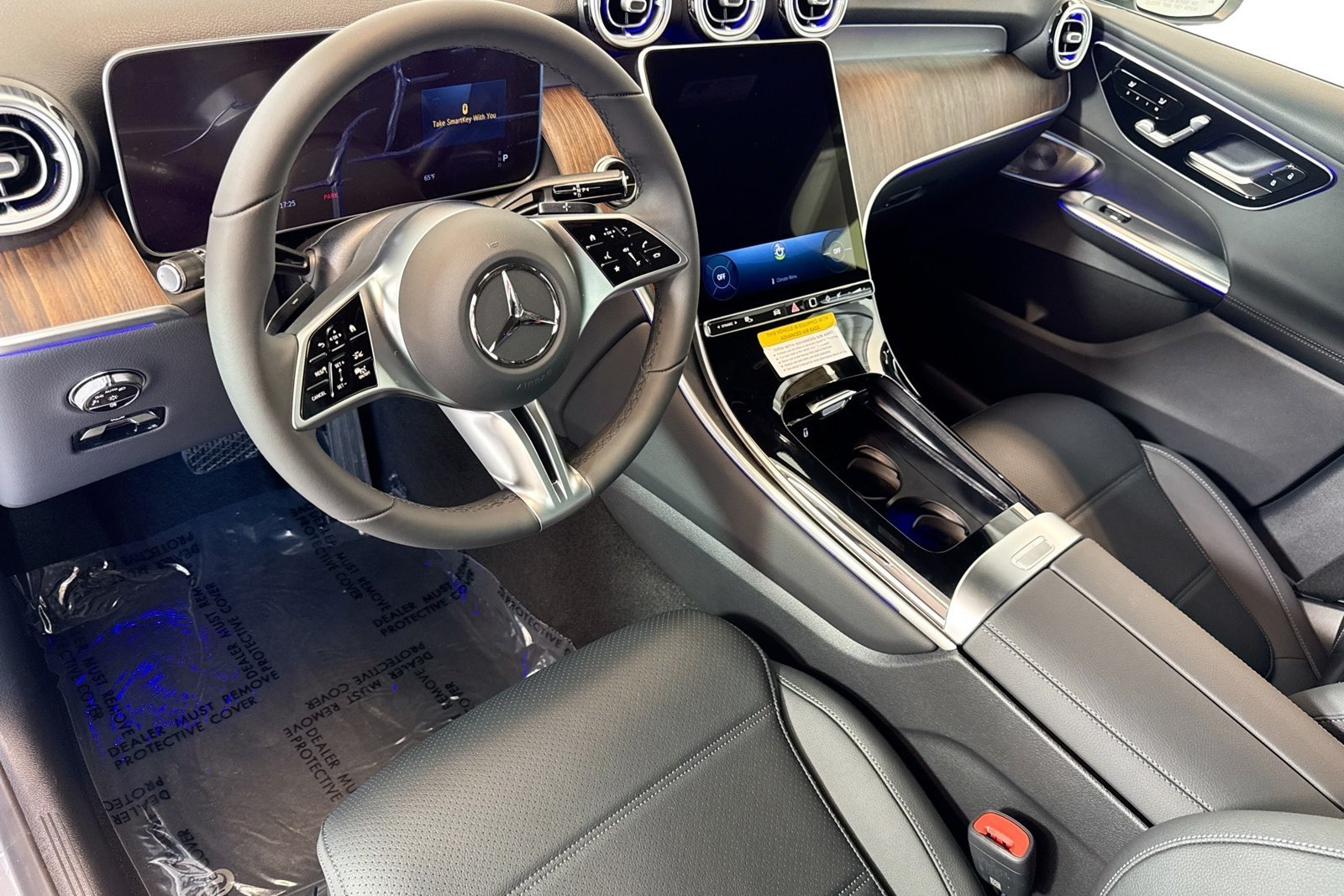 New 2026 Polar White Mercedes-Benz GLC 300 image 9