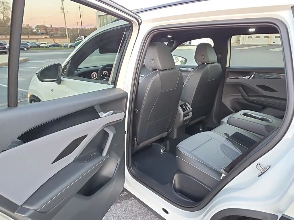 2026 Volkswagen Tiguan SE R-LINE BLACK - Photo 26
