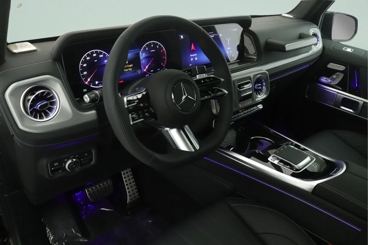 New 2026 MANUFAKTUR Night Black Magno Mercedes-Benz G 550 4MATIC® image 4