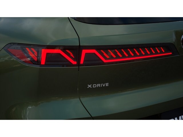 New 2027 Grey Pine Metallic BMW 40 xDrive image 8
