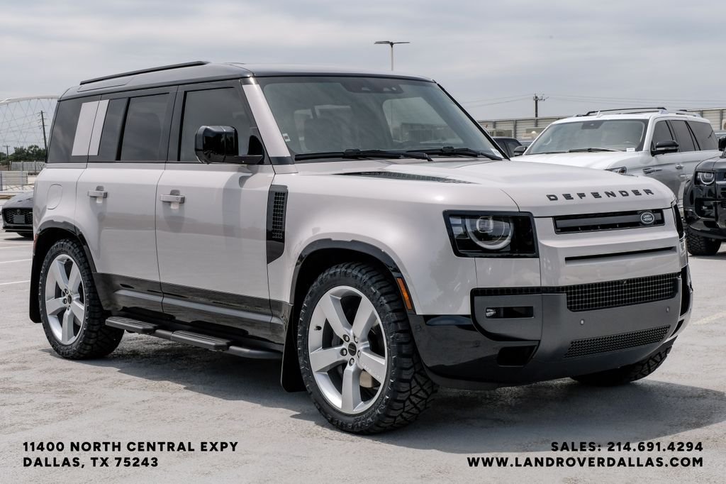 New 2026 Borasco Grey Metallic Land Rover X-Dynamic SE image 4