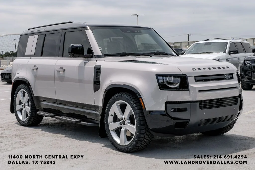 New 2026 Borasco Grey Metallic Land Rover X-Dynamic SE image 4