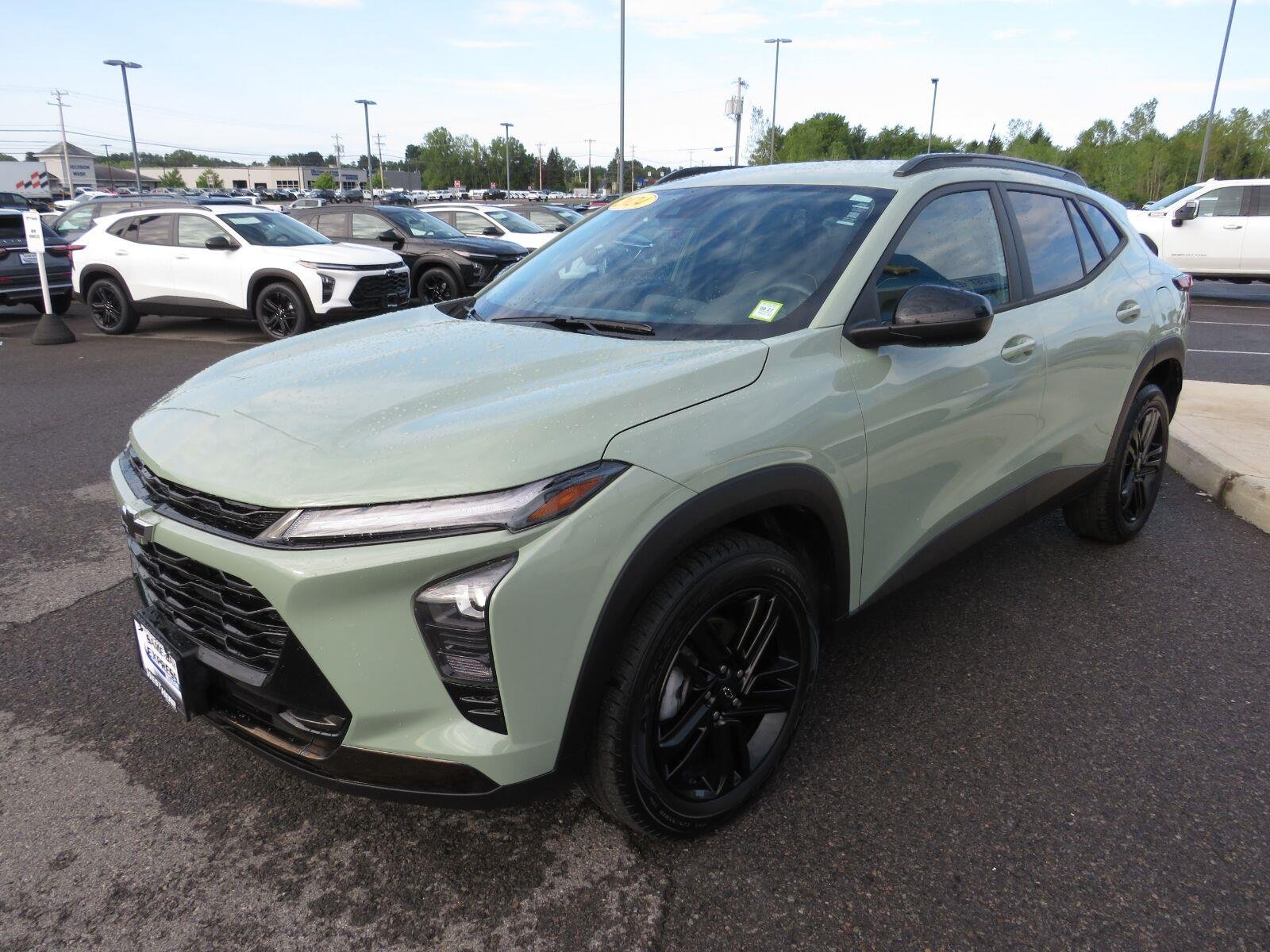 Used 2024 Cacti Green Chevrolet ACTIV image 10