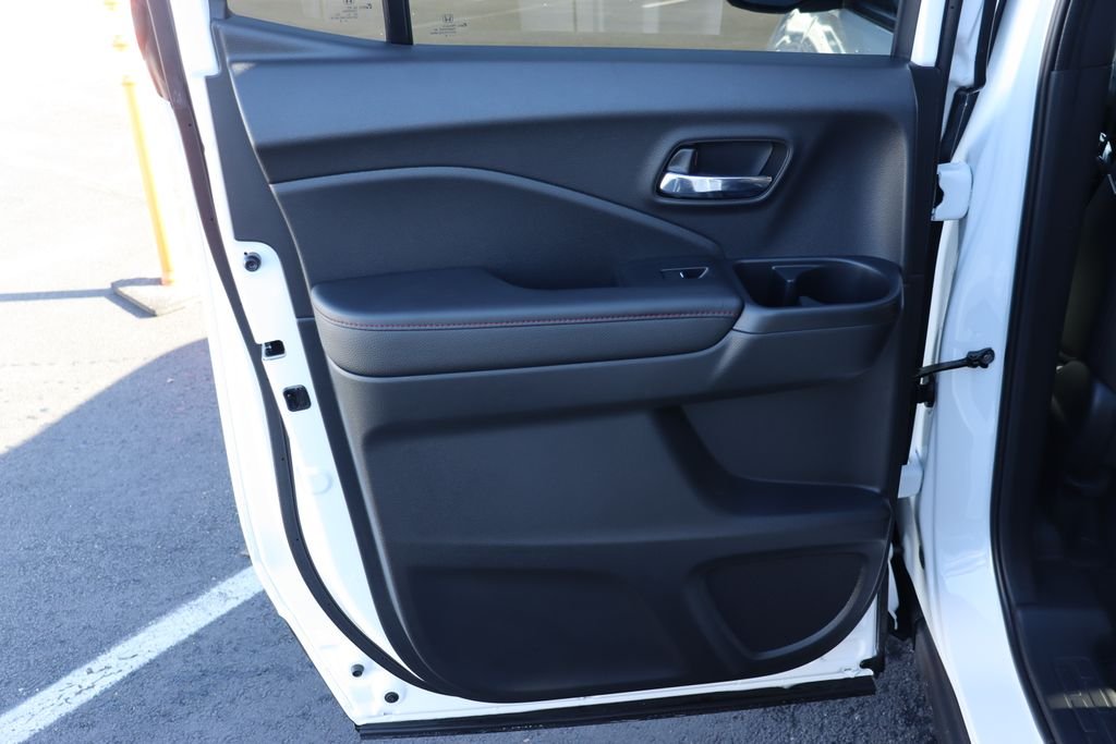 New 2026 Platinum White Pearl Honda Black Edition image 11