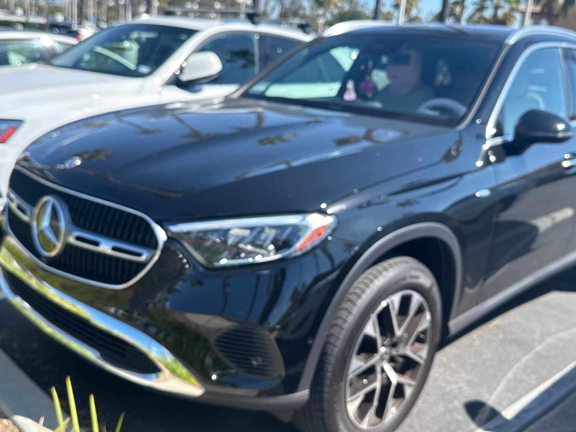 Used 2025  Mercedes-Benz GLC 350e image 1