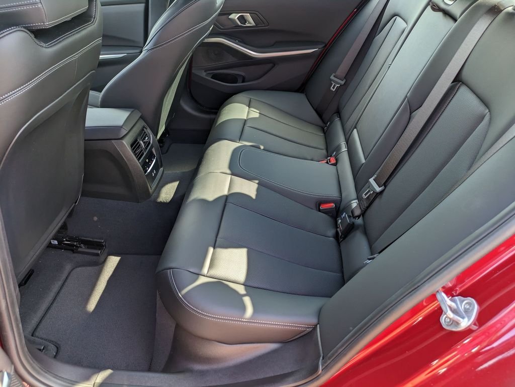 2025 BMW 3 Series 330i - Photo 19