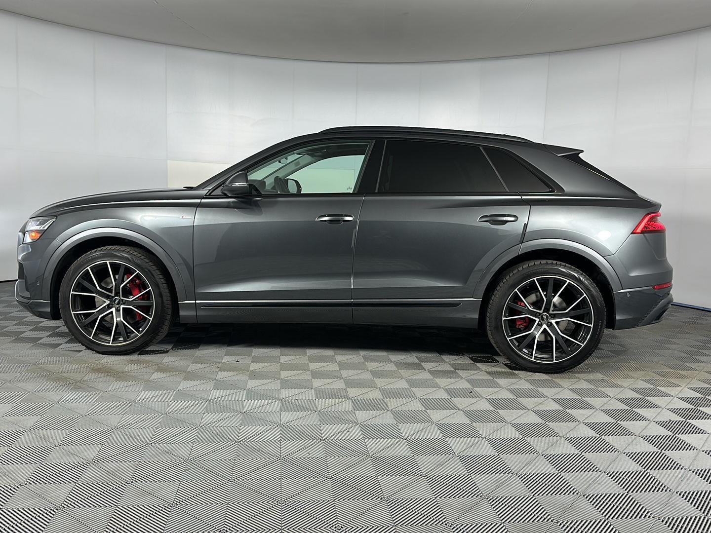 Used 2019 Daytona Gray Pearl Effect Audi Prestige image 4