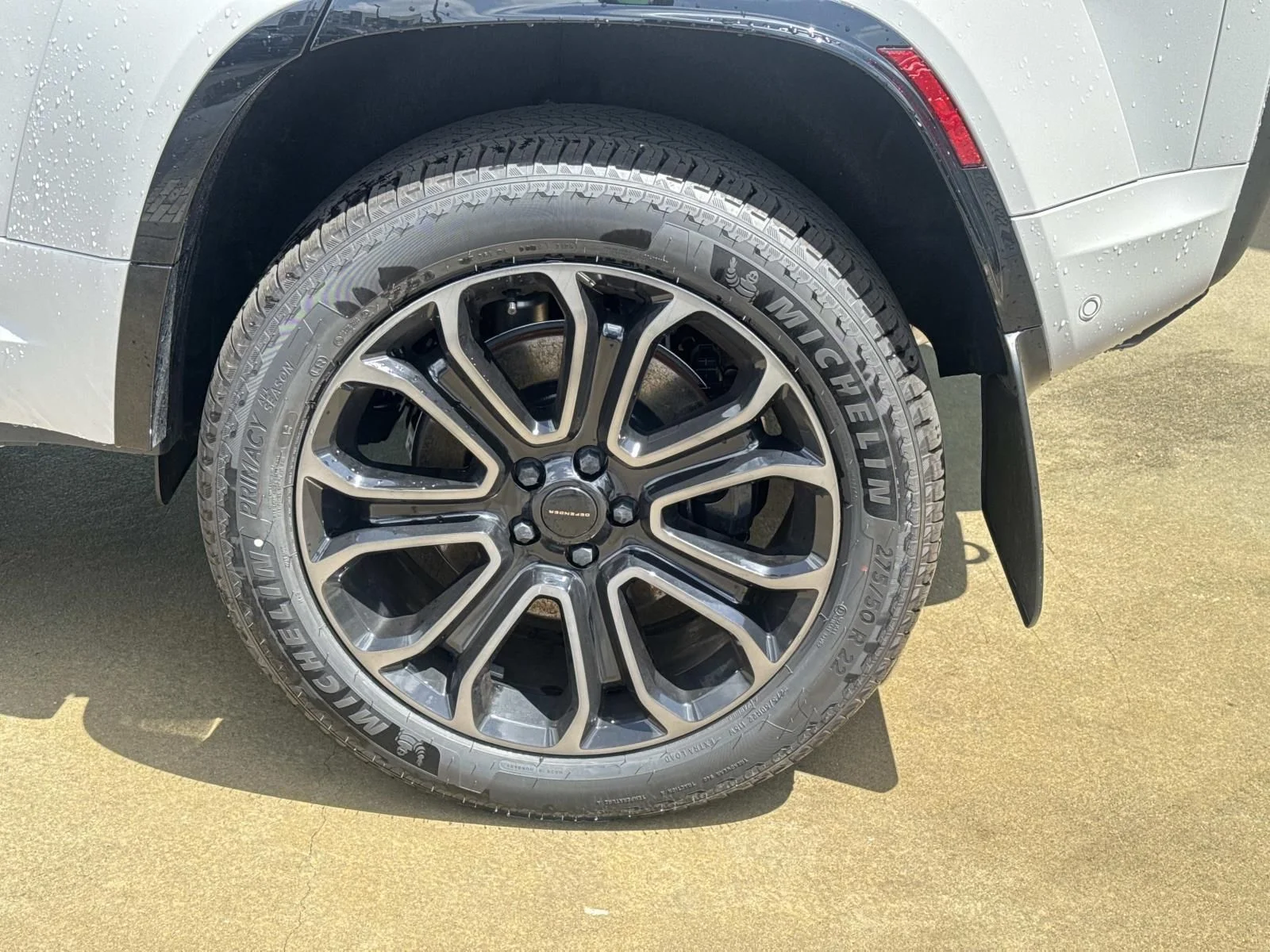 New 2026 Borasco Grey Land Rover OCTA image 3