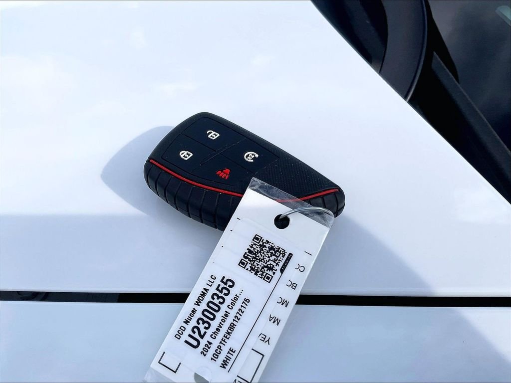 Used 2024 White Chevrolet ZR2 image 29