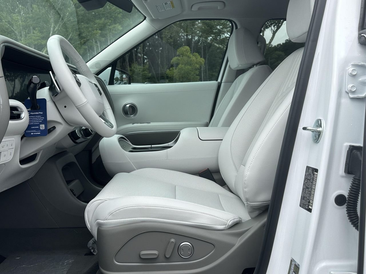 New 2026 Creamy White Pearl Hyundai Blue SEL 7P image 9