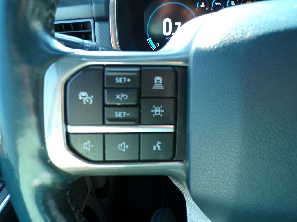 Used 2022 White Metallic Ford Limited image 16
