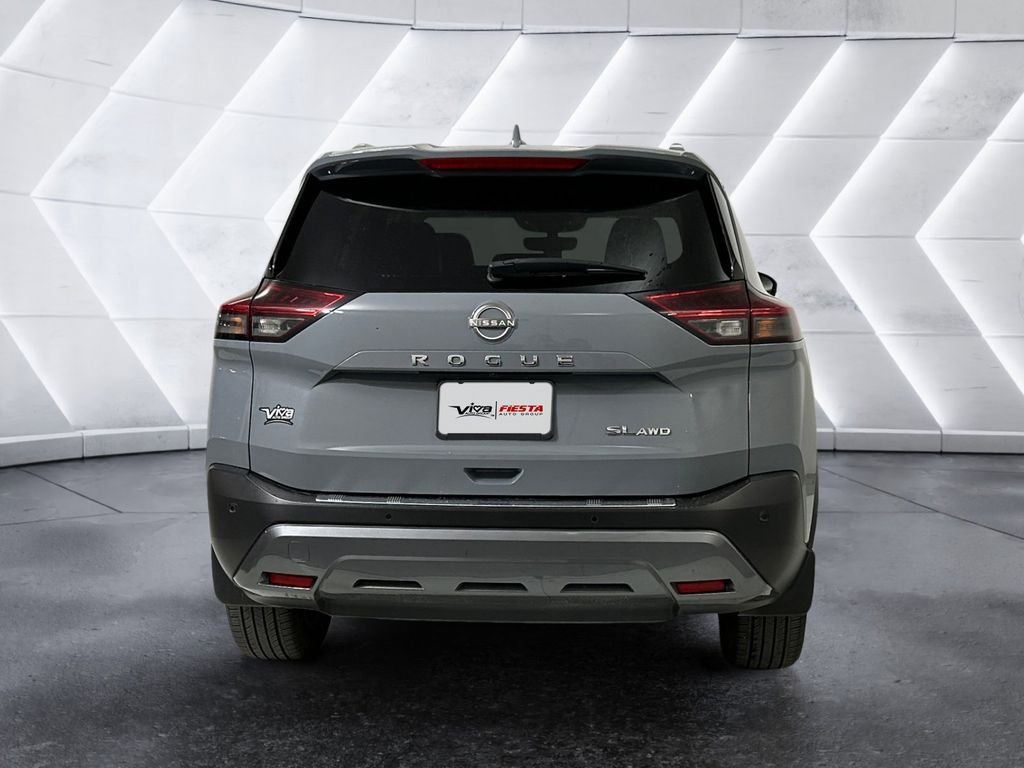 Used 2023 Gray Nissan SL image 5