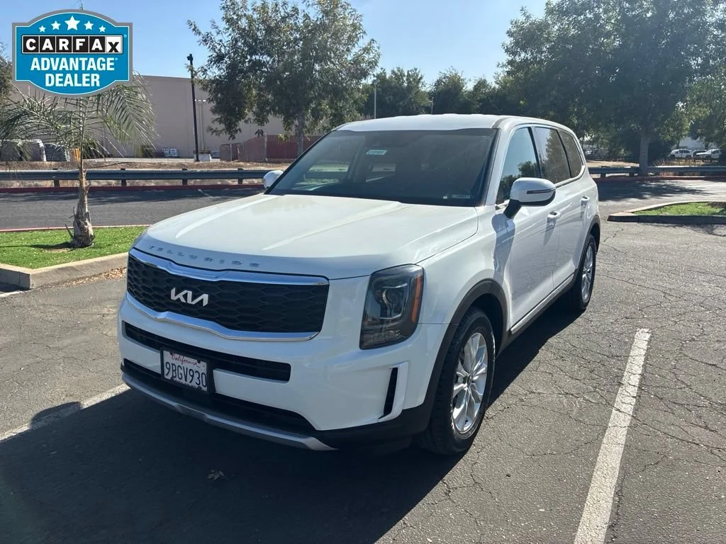 Used 2022 Glacial White P Kia LX image 7