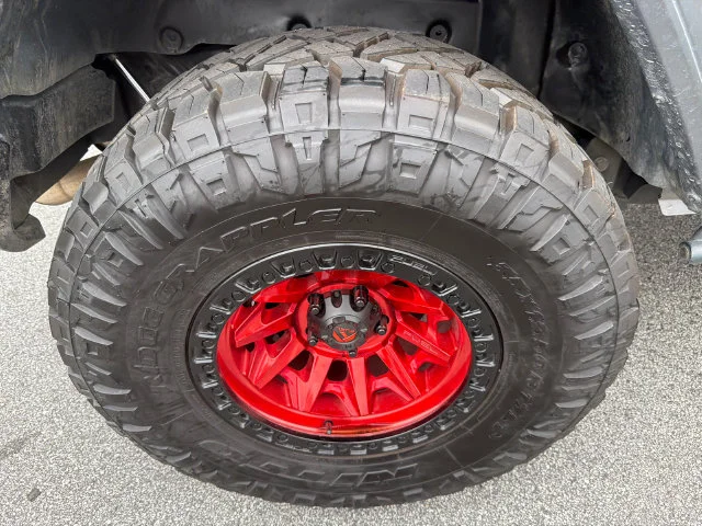 Used 2020 Silver Jeep Sport Altitude 4x4 image 17