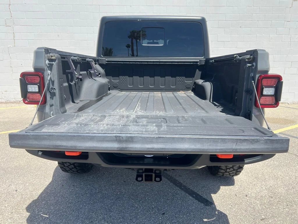 Used 2021 Sting Gray Clearcoat Jeep Mojave image 5